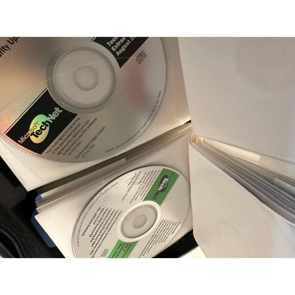 2 Microsoft Technet Plus CD Subscription Binder 76 Discs Early 2000s + Extras